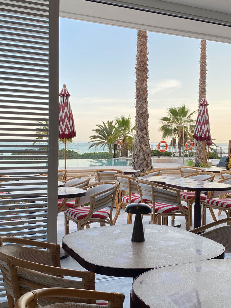 Levante terrace tables by the pool