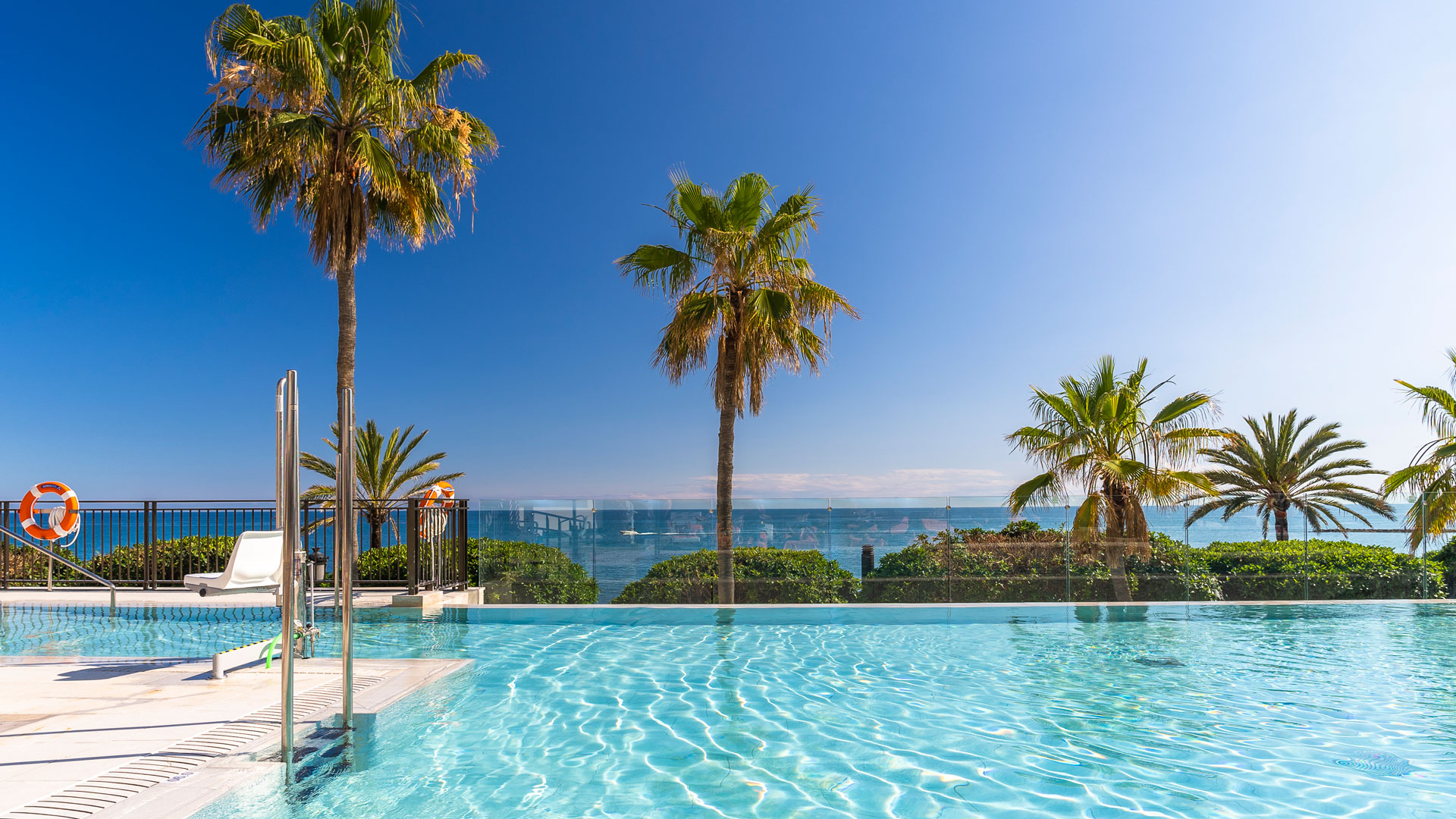 El Fuerte Marbella pool